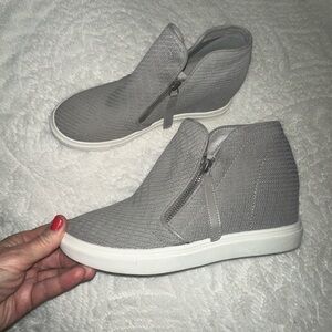Women's Gray Wedge Sneakers. NICE!!!!!! Size 7.